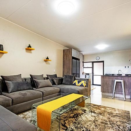 Airport Heights Apartment บ็อคสเบิร์ก ภายนอก รูปภาพ