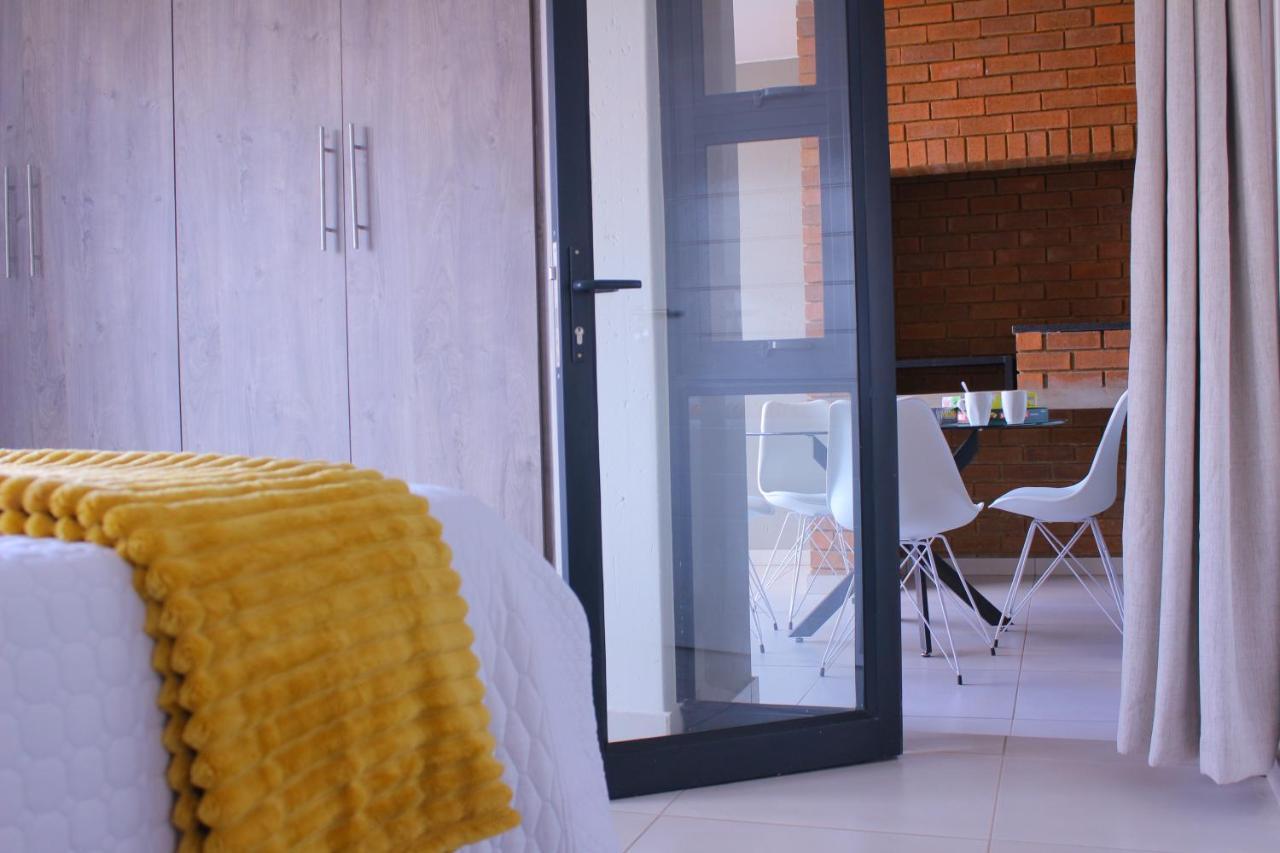 Airport Heights Apartment บ็อคสเบิร์ก ภายนอก รูปภาพ