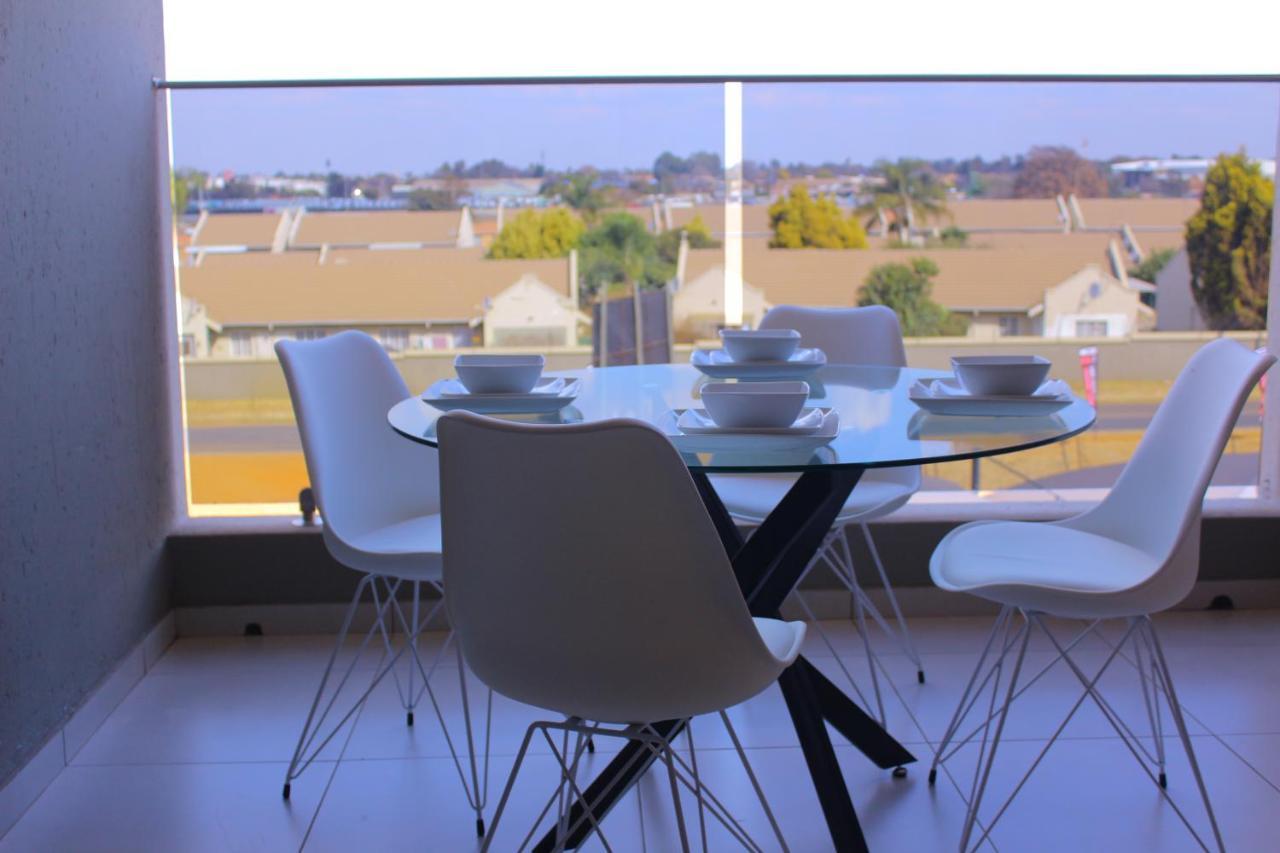 Airport Heights Apartment บ็อคสเบิร์ก ภายนอก รูปภาพ